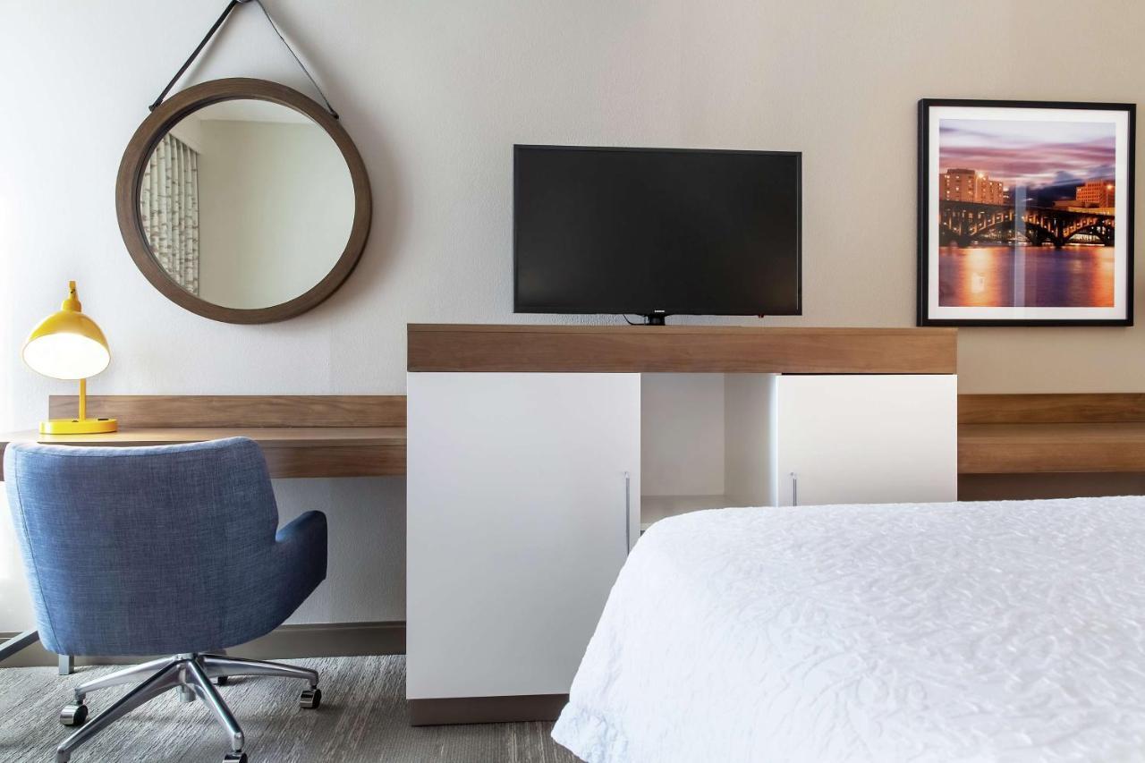 Hampton Inn Rockford Eksteriør billede